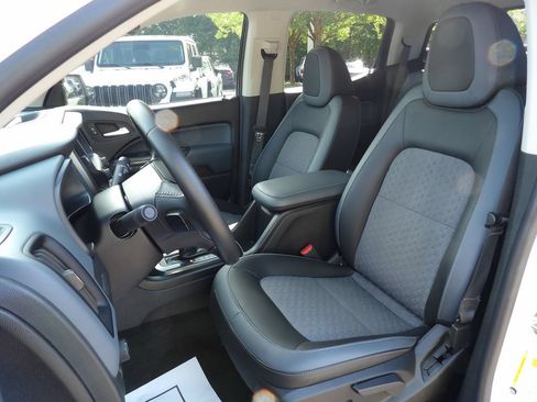 Used 2018 Chevrolet Colorado Z71 RWD image 9