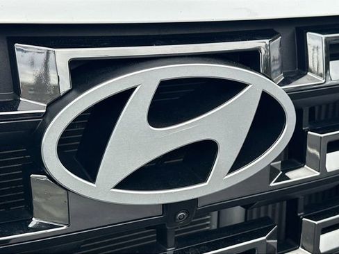 Used 2025 Hyundai Santa Cruz Limited AWD/4WD image 32