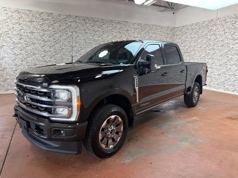 Used 2024 Ford F250 King Ranch w/ FX4 Off-Road Package AWD/4WD image 3