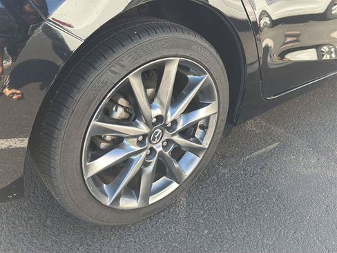 Used 2018 MAZDA MAZDA3 Touring FWD image 4