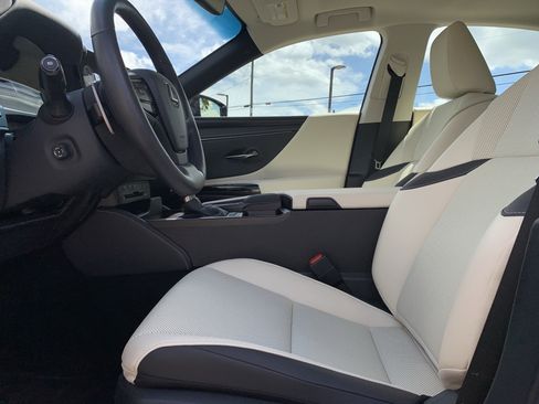 Used 2022 Lexus ES 300h w/ Premium Package FWD image 16