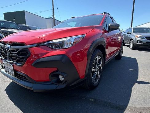 Used 2025 Subaru Crosstrek 2.5i Premium AWD/4WD image 9