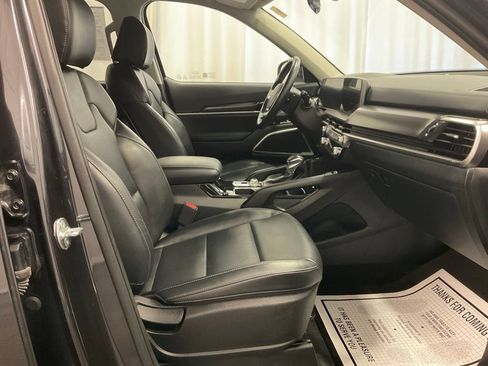 Used 2025 Kia Telluride S AWD/4WD image 31