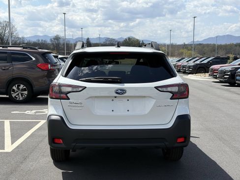 Certified 2025 Subaru Outback Premium image 10