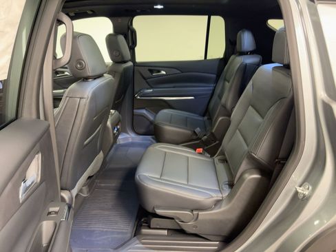 New 2026 Chevrolet Traverse LT w/ Sun and Wheel Package image 13