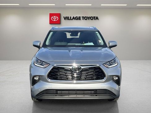 Certified 2025 Toyota Highlander Limited image 8