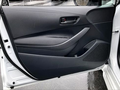 Used 2025 Toyota Corolla LE image 20