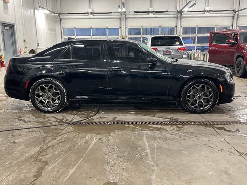 Used 2017 Chrysler 300 S w/ 300S Premium Group image 3