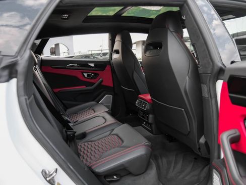 Used 2022 Lamborghini Urus AWD/4WD image 46