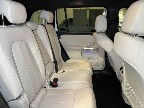 Certified 2025 Mercedes-Benz GLB 250 4MATIC image 14