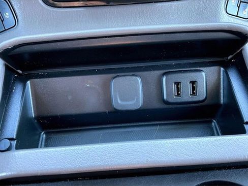 Used 2020 GMC Yukon Denali w/ Denali Premium Package image 24