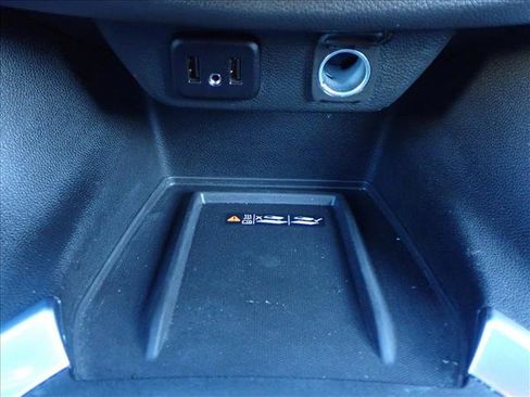 Used 2022 Chevrolet Traverse LT image 22