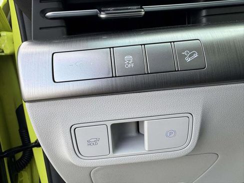 Used 2025 Hyundai Kona Limited image 21