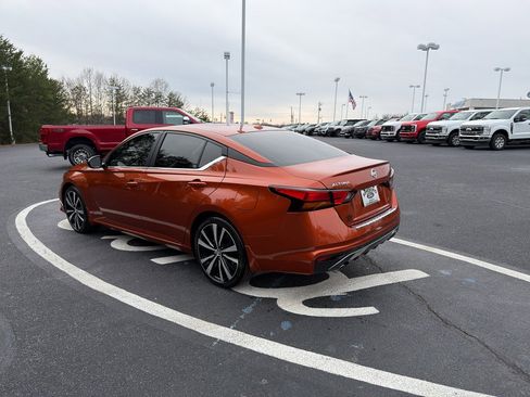 Used 2021 Nissan Altima 2.5 SR image 3