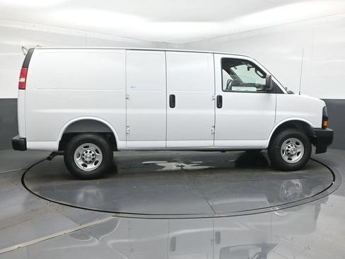 New 2026 Chevrolet Express 2500 w/ Driver Convenience Package RWD image 15