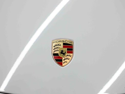 Used 2018 Porsche 911 GT3 RWD image 16