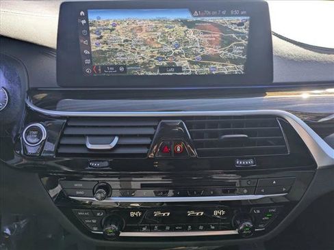 Used 2018 BMW M550i xDrive image 14