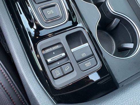 Certified 2025 Honda Pilot Black Edition image 26