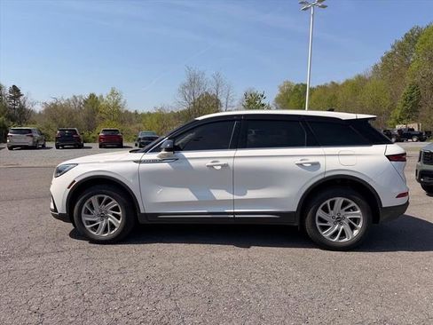 Used 2024 Lincoln Corsair AWD w/ Towing Package image 4