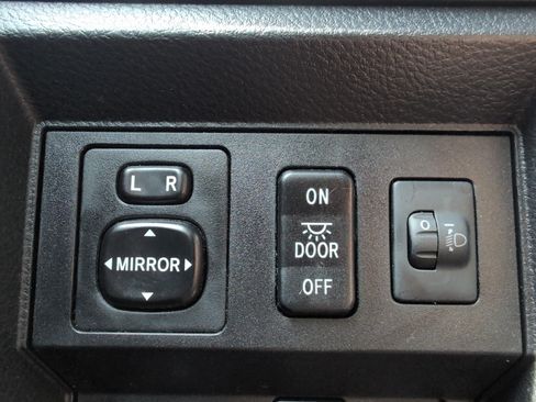 Used 2021 Toyota Tundra SR5 AWD/4WD image 34