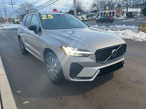 Used 2025 Volvo XC60 B5 Plus AWD/4WD image 6