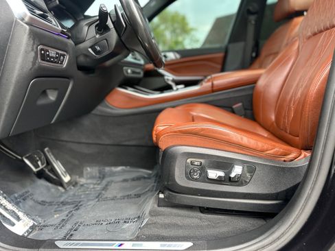 Used 2019 BMW X5 xDrive50i w/ M Sport Package AWD/4WD image 19