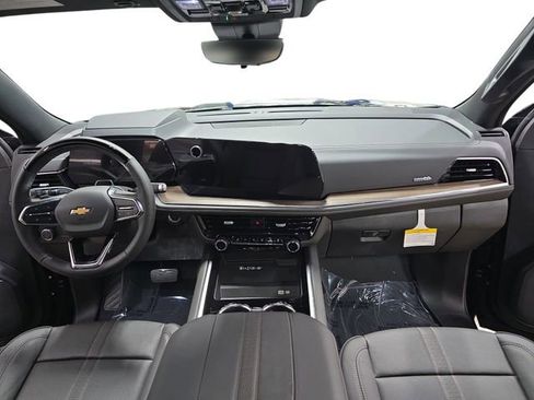 New 2026 Chevrolet Suburban High Country AWD/4WD image 10
