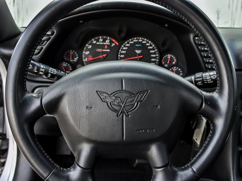 Used 2002 Chevrolet Corvette Z06 w/ Memory Pkg RWD image 26