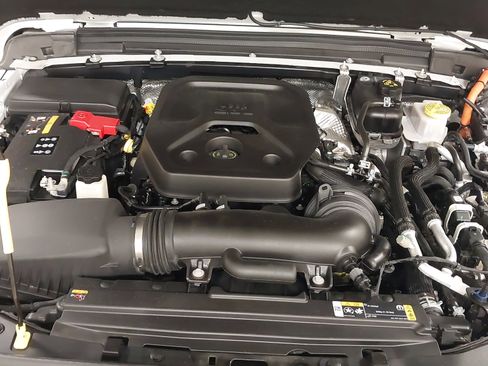 Used 2024 Jeep Wrangler Sahara w/ Technology Group image 30