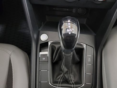 Used 2022 Volkswagen Taos SE image 17