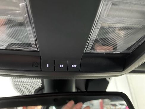 Used 2022 Dodge Challenger R/T image 22