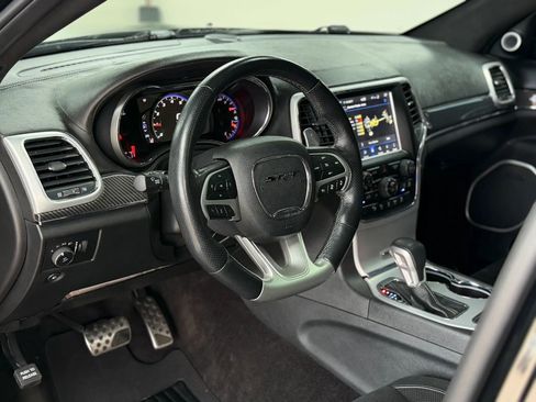Used 2018 Jeep Grand Cherokee SRT image 11