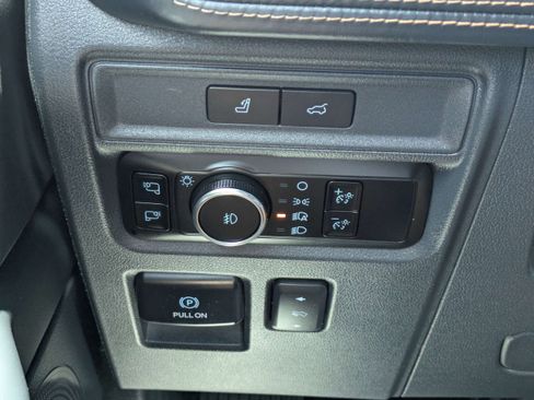 Used 2023 Ford Expedition Max Platinum AWD/4WD image 23