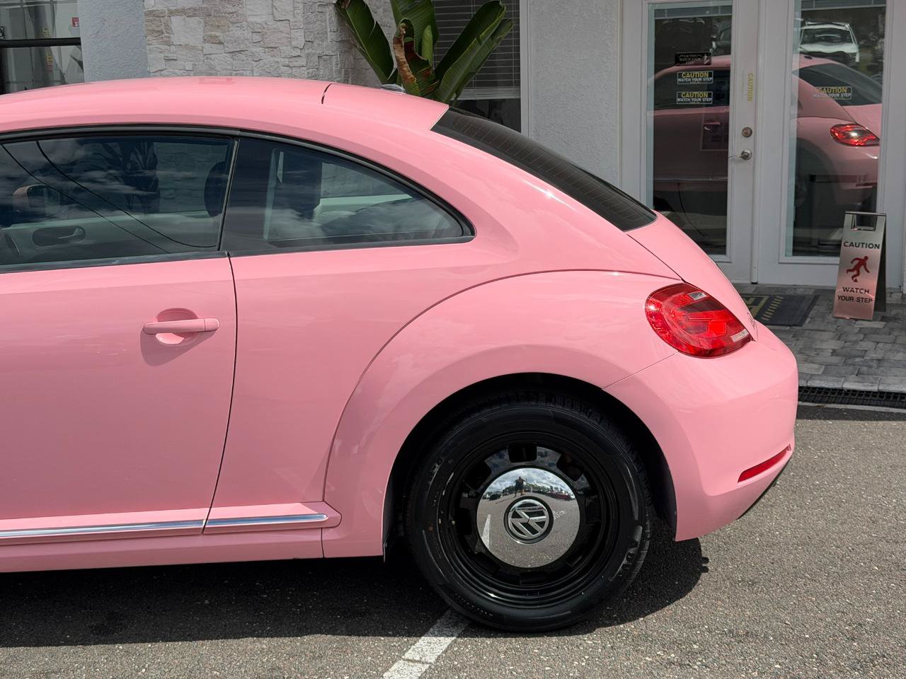 Used 2013 Volkswagen Beetle 2.5 FWD image 10