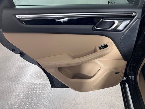 Certified 2026 Porsche Macan AWD/4WD image 27