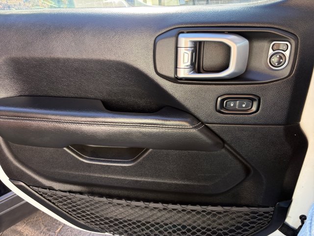 Used 2019 Jeep Wrangler Unlimited Sahara w/ Safety Group AWD/4WD image 13