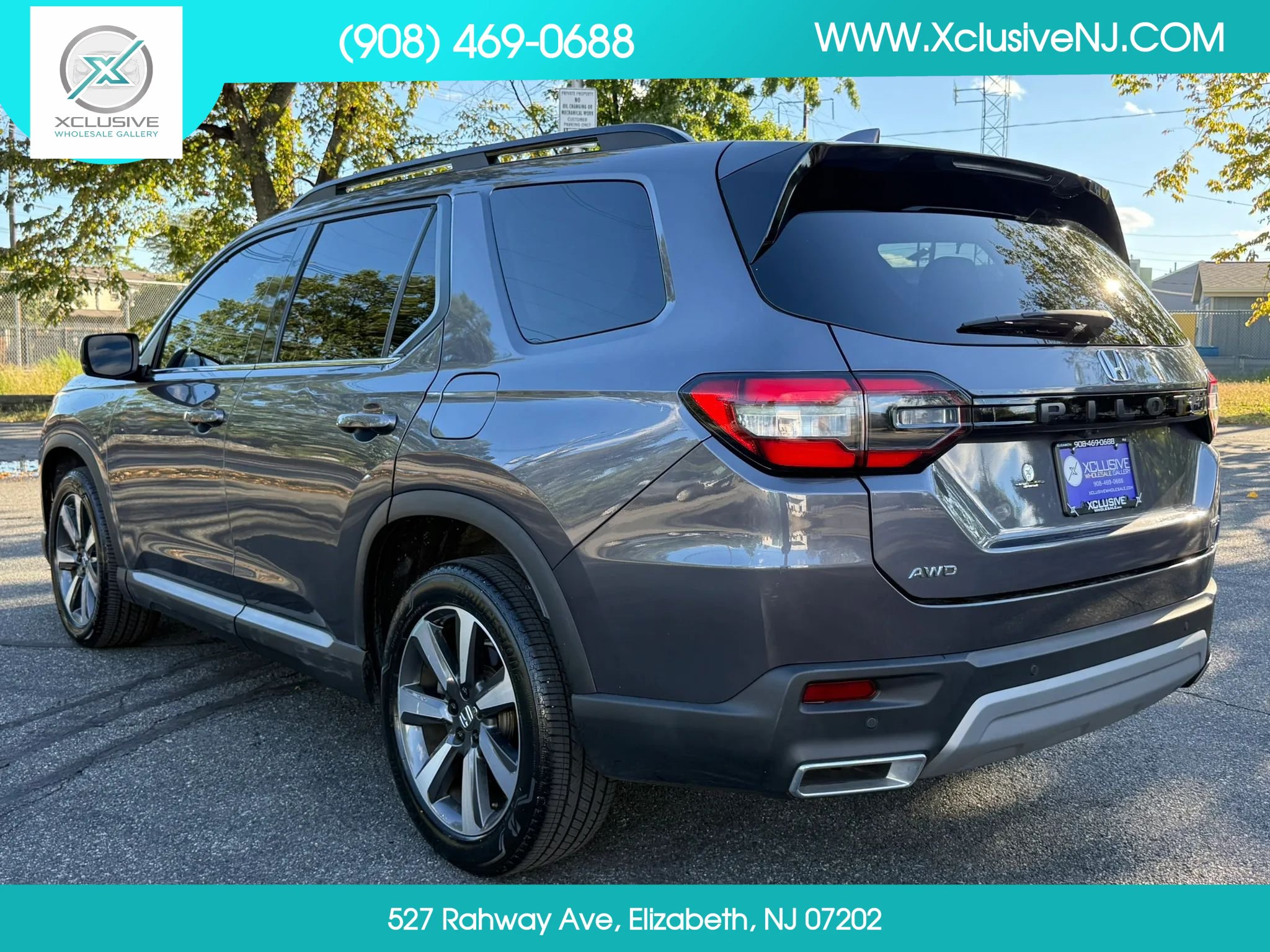 Used 2023 Honda Pilot Touring image 2