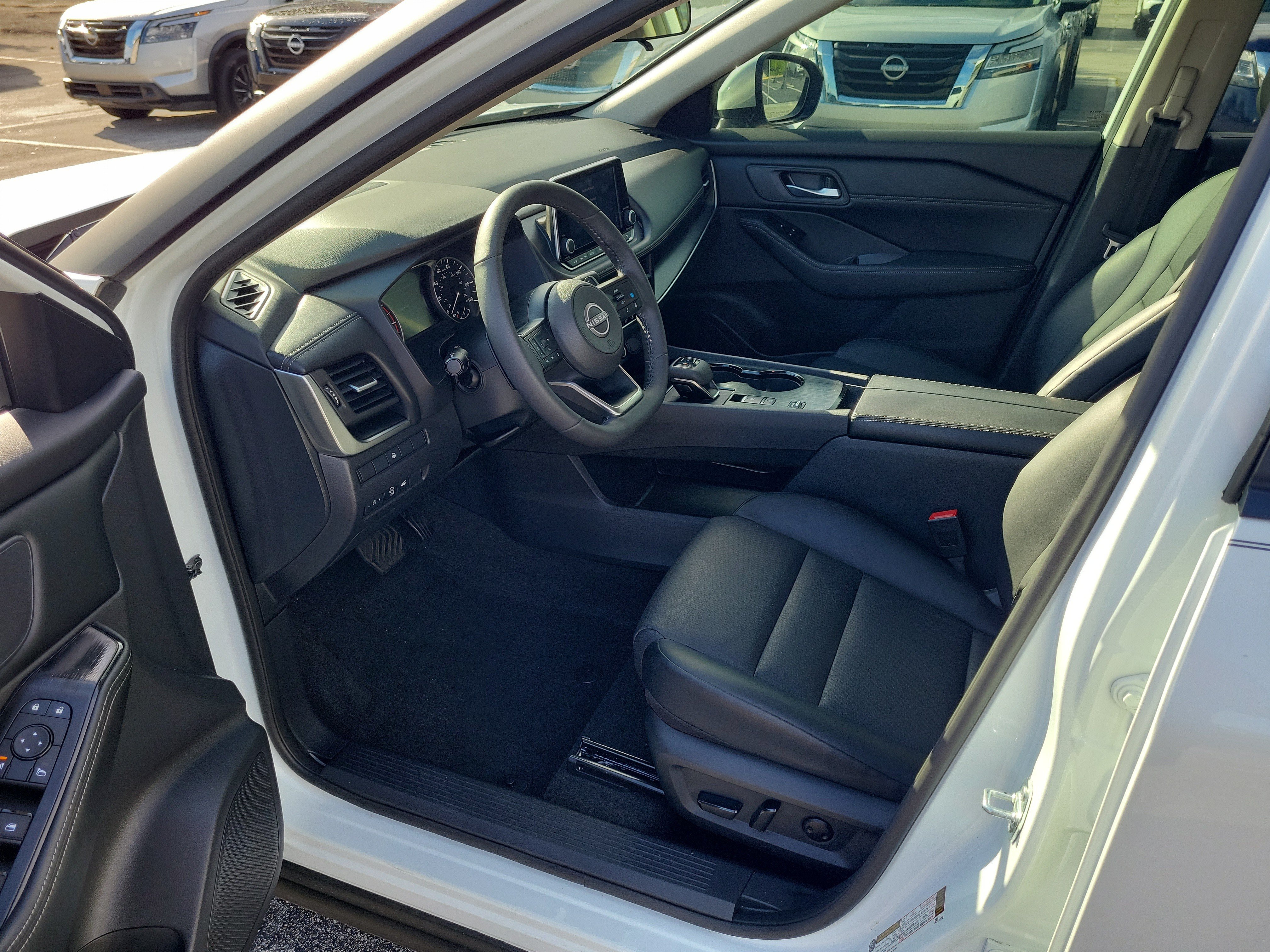 Certified 2024 Nissan Rogue SV w/ SV Premium Package FWD image 12
