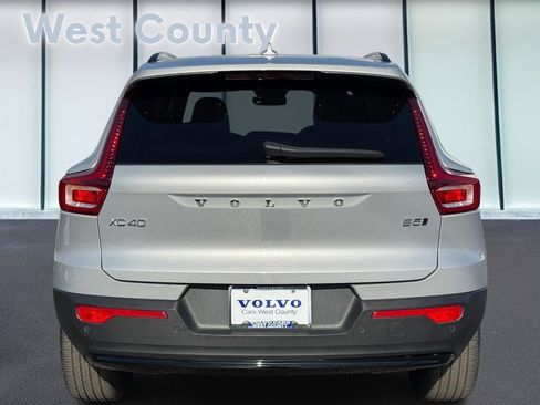 Certified 2023 Volvo XC40 B5 Ultimate w/ Protection Package Premier image 6