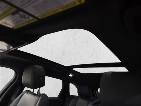 New 2026 Land Rover Range Rover Velar Dynamic SE AWD/4WD image 29