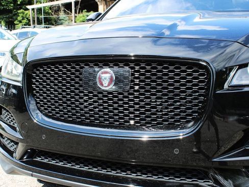 Used 2019 Jaguar F-PACE Premium AWD/4WD image 11