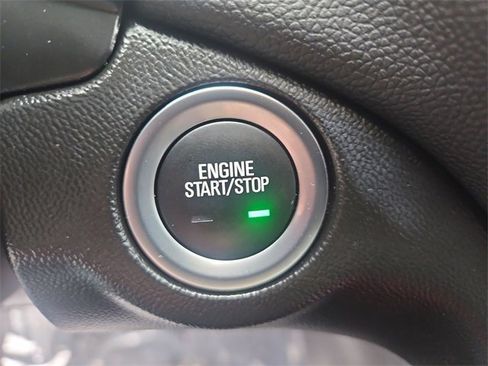 Used 2022 Chevrolet Equinox LT w/ Driver Convenience Package image 17