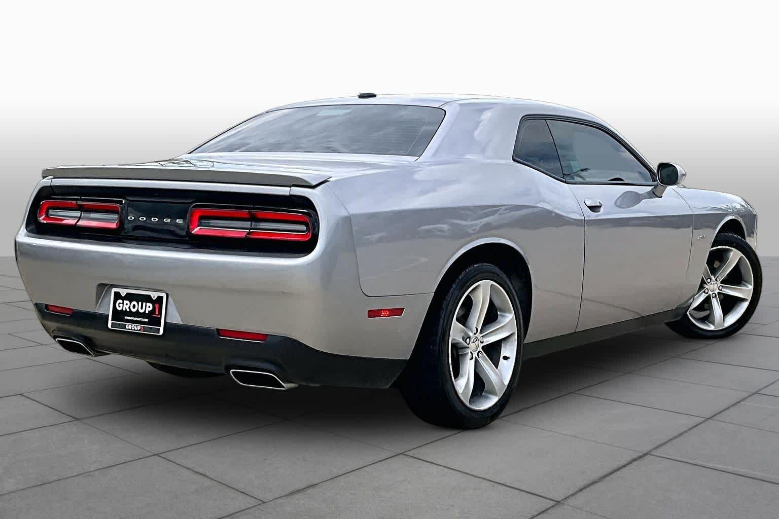 Used 2016 Dodge Challenger R/T RWD image 12