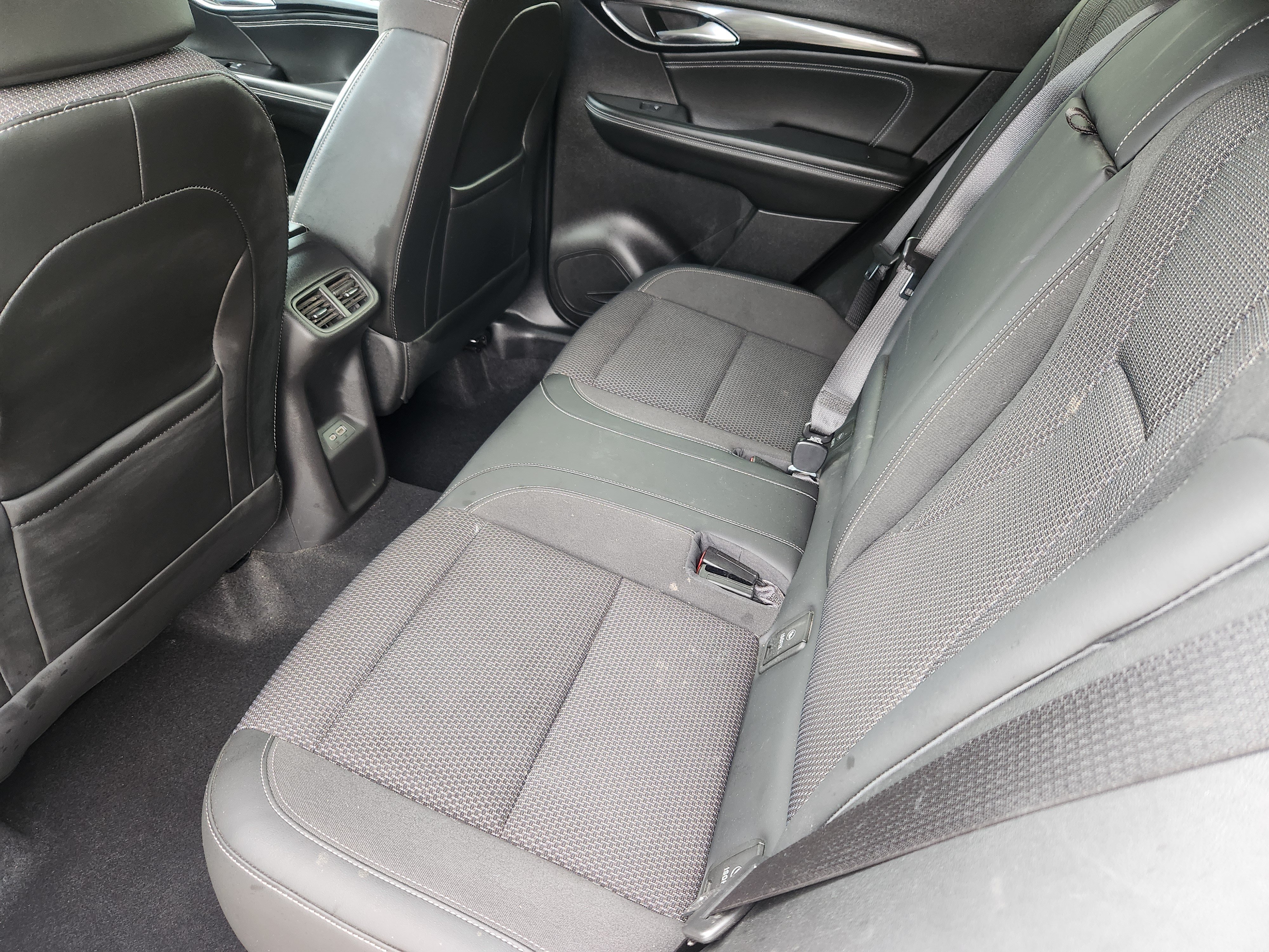 Used 2022 Buick Envision Preferred FWD image 18