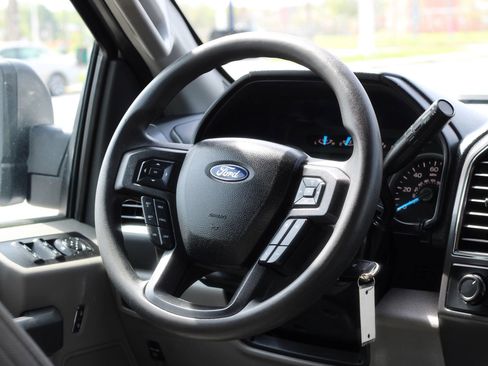 Used 2017 Ford F150 XLT AWD/4WD image 14