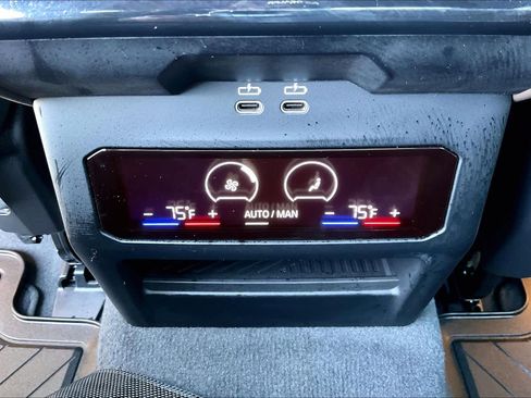 Used 2026 BMW 550e xDrive w/ Premium Package image 25