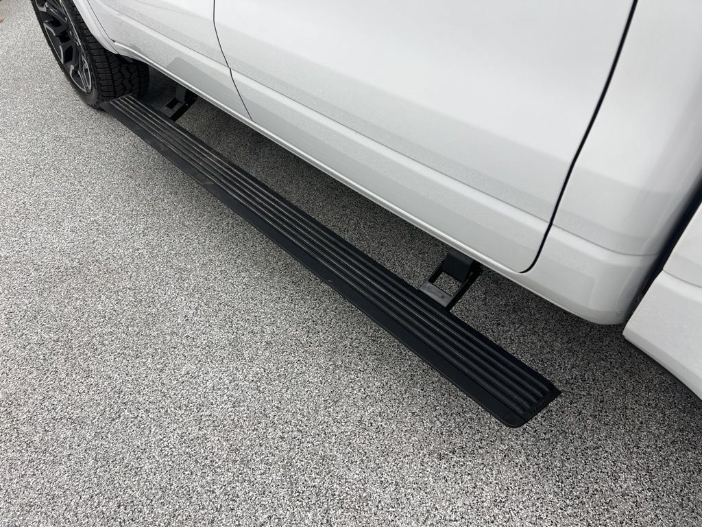 Used 2026 RAM 1500 Limited AWD/4WD image 11