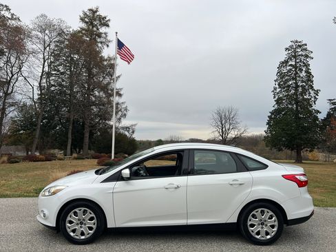 Used 2012 Ford Focus SE image 6