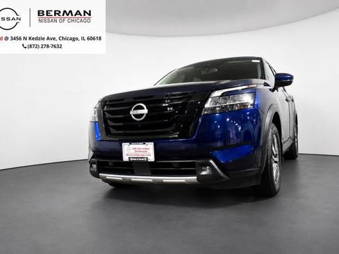 Used 2022 Nissan Pathfinder SL w/ SL Black Package AWD/4WD image 1