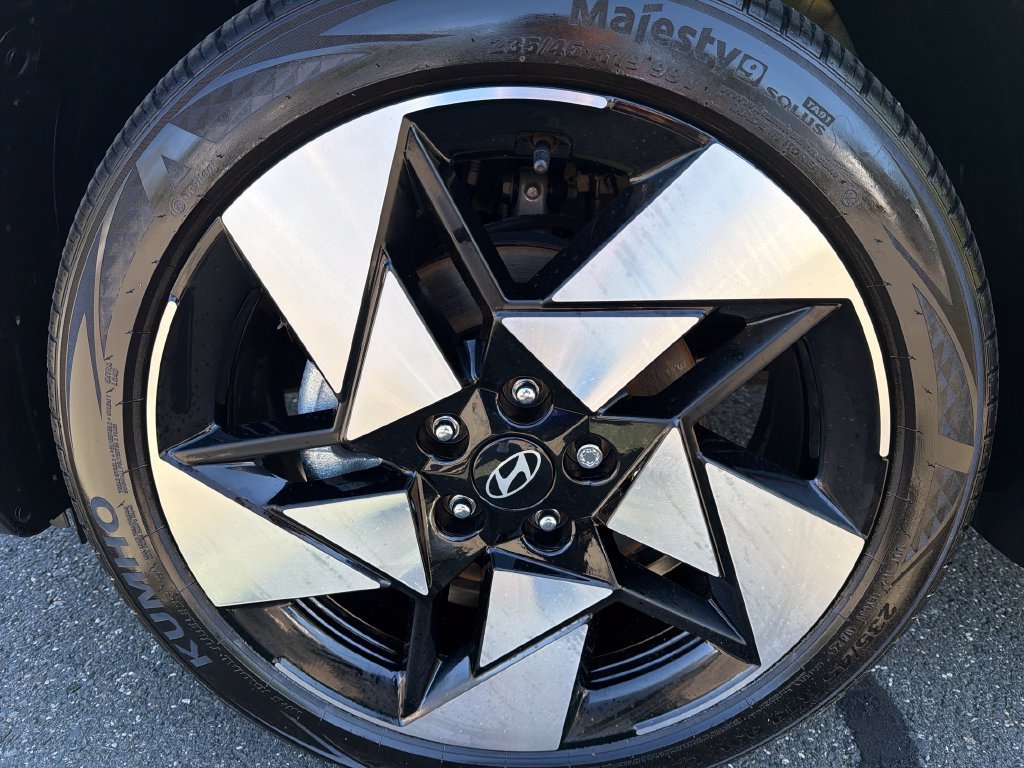Certified 2024 Hyundai Kona Limited AWD/4WD image 27